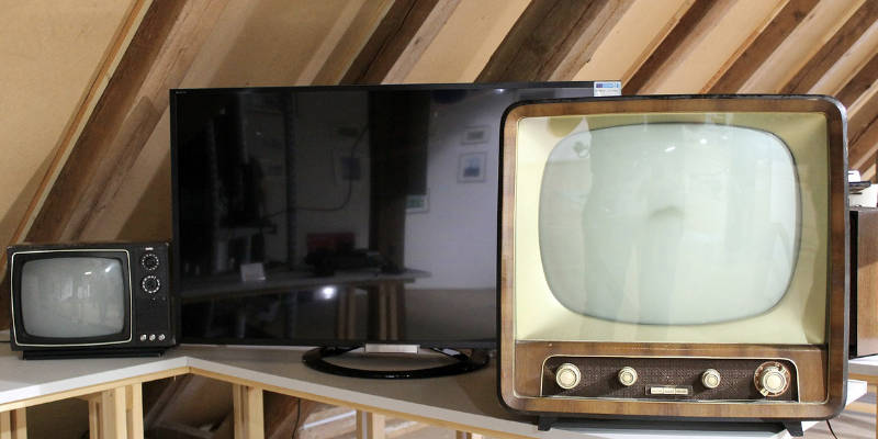 Perbedaan tv analog dan digital