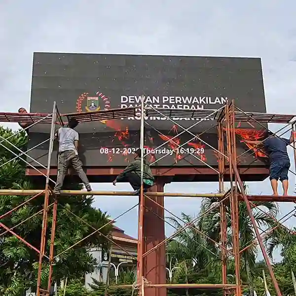 led videotron outdoor dan paket instalasi serta struktur